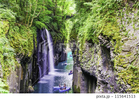 断崖絶壁の真名井の滝1 115641513