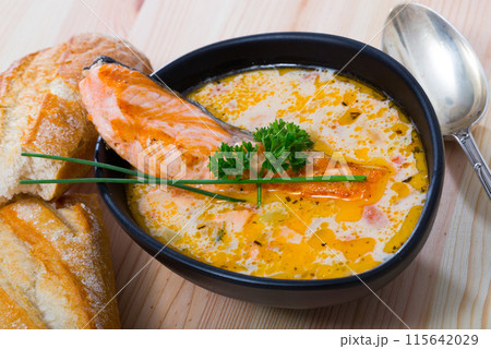 Cheese and salmon soup 115642029