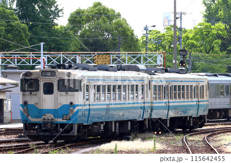 徳島運転所に回送される牟岐線キハ40形 115642455