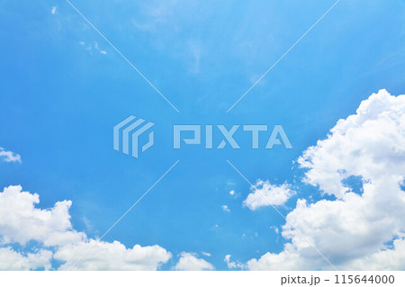 夏の青空と雲 115644000