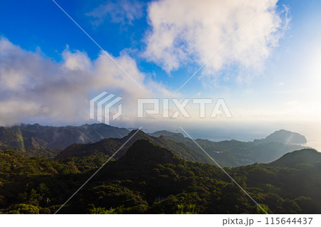 小笠原諸島・父島 中央山展望台から望む絶景 小笠原諸島・父島 中央山展望台から望む絶景 115644437