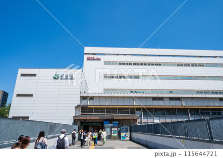 「東京都」JR巣鴨駅前の風景　豊島区 115644721