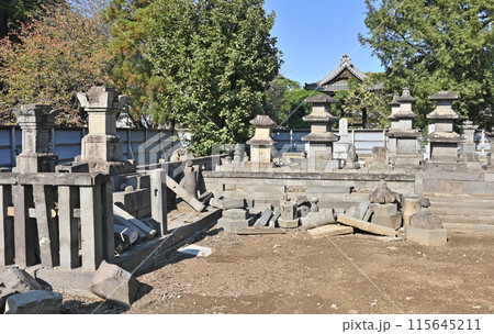 中山道鴻巣宿散歩：浄土宗 勝願寺　牧野家累代の墓所 115645211