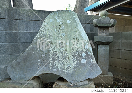 中山道鴻巣宿散歩：浄土宗 勝願寺　境内の芭蕉忌千句塚 115645234