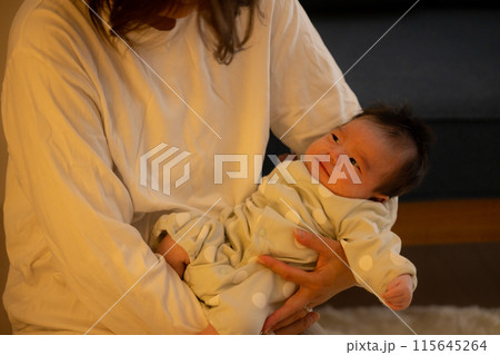 育児ストレスイメージ　 115645264