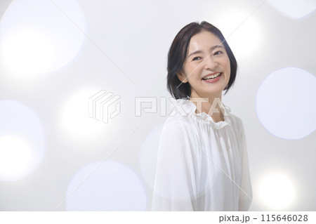 ビューティー ミドル女性 ビューティー ミドル女性 115646028