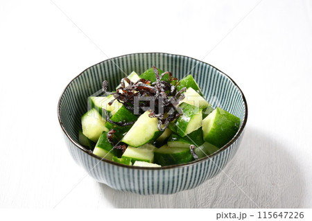 きゅうりと塩昆布のごま油和え 115647226