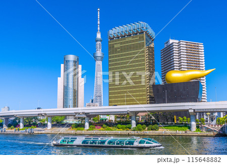 日本の東京都市景観 浅草水上バス乗船場を離れたホタルナなどを望む…＝5月3日 115648882