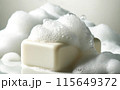 石鹸とクリーミーな泡 115649372