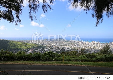 タンタラスの丘展望台からワイキキ、ダイヤモンドヘッドを望む 115649752