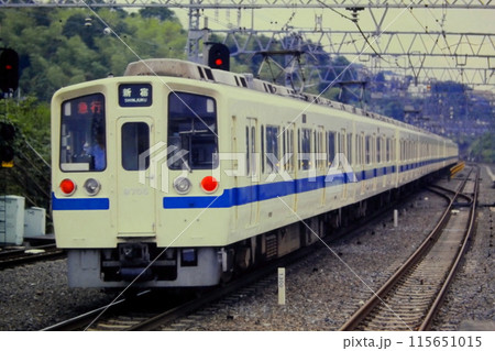 小田急・9000形9705ほか、新百合ヶ丘にて、1981年7月4日 115651015