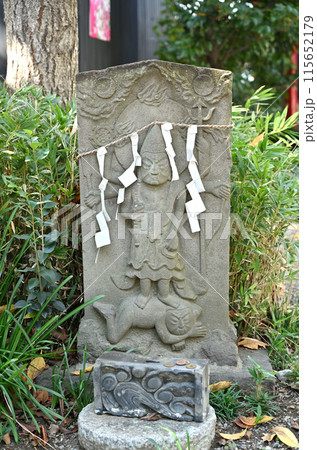 中山道鴻巣宿散歩:鴻神社 境内の庚申搭 鴻巣市本宮町 中山道鴻巣宿散歩:鴻神社 境内の庚申搭 鴻巣市本宮町 115652179