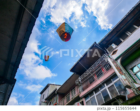 十分の天燈上げ 115655644