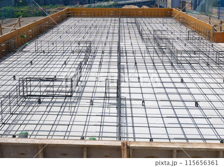 新築住宅のベタ基礎工事 新築住宅のベタ基礎工事 115656361
