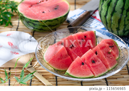 スイカ　（ 小玉スイカ ）夏イメージ 115656985