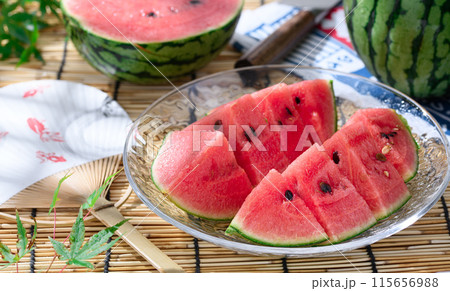 スイカ　（ 小玉スイカ ）夏イメージ 115656988