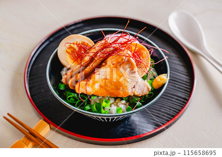 自家製チャーシュー丼 115658695