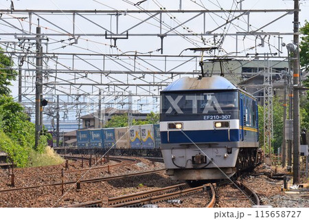 複々線東海道本線　下り山崎カーズを行く長大貨物列車 115658727