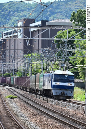 複々線東海道本線　上り山崎カーズを行く長大貨物列車 115658734