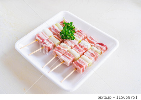 豚バラのねぎま串 豚バラのねぎま串 115658751