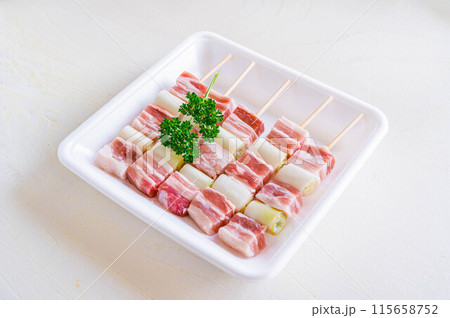 豚バラのねぎま串 115658752