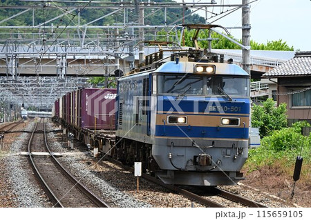 複々線東海道本線　下り長大貨物列車　島本駅通過 115659105