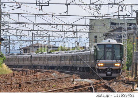 複々線東海道本線　山崎カーブを通過する新快速 115659458