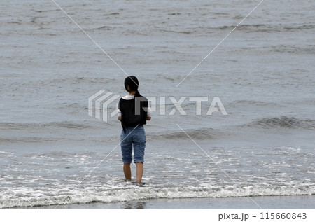 海岸の女性 海岸の女性 115660843
