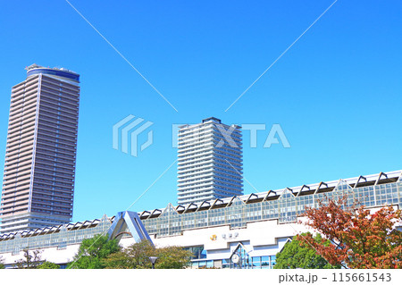 岐阜県岐阜市、JR岐阜駅と駅前超高層ビルの風景 岐阜県岐阜市、JR岐阜駅と駅前超高層ビルの風景 115661543