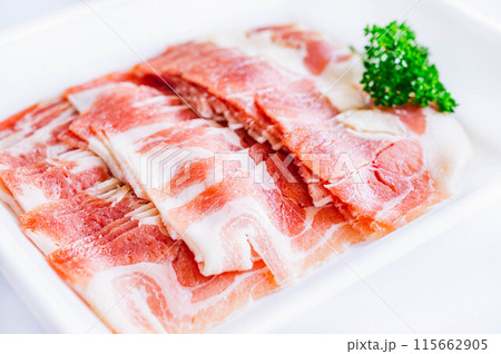 スペイン産豚バラ薄切り肉 115662905