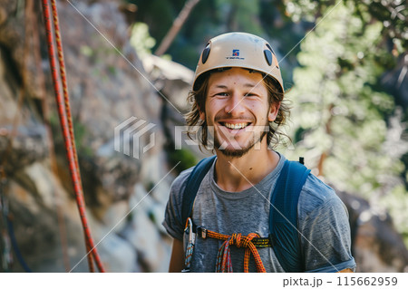ロッククライミングをする男性 115662959