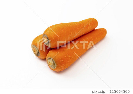 白背景にニンジン 白背景にニンジン 115664560