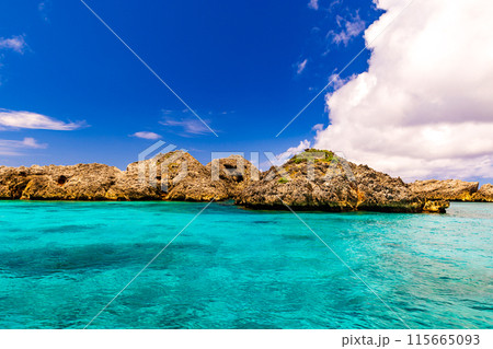 小笠原諸島 海と青い空 小笠原諸島 海と青い空 115665093