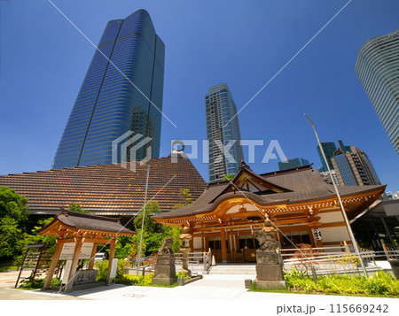 西久保八幡神社と麻布台ヒルズ　東京都 115669242