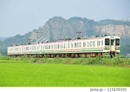 両毛線　岩舟ー大平下　JR東日本　107系　R6＋R14編成（高崎） 115670395