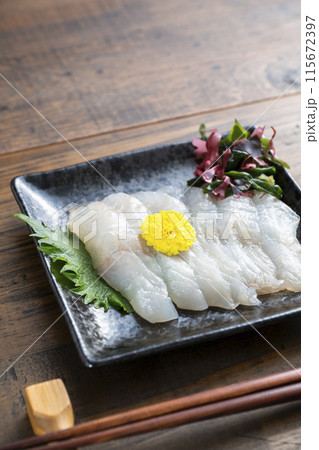 ヒラメの刺身 115672397