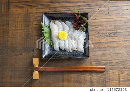 ヒラメの刺身 ヒラメの刺身 115672398