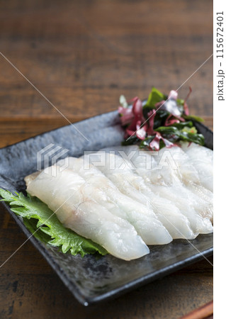 ヒラメの刺身 ヒラメの刺身 115672401