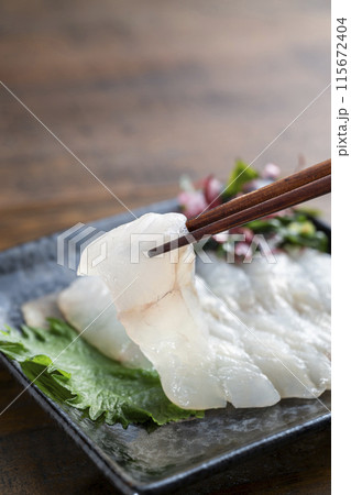 ヒラメの刺身 ヒラメの刺身 115672404