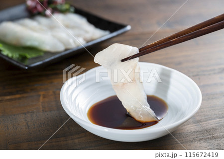 ヒラメの刺身 115672419