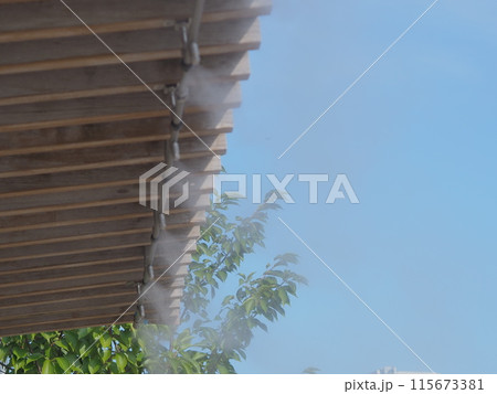 ミストシャワーと青空 115673381