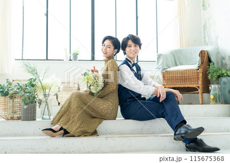 ブライダル　ウェディング　新郎新婦 115675368