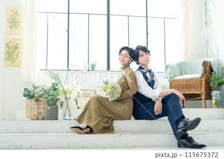 ブライダル　ウェディング　新郎新婦 115675372