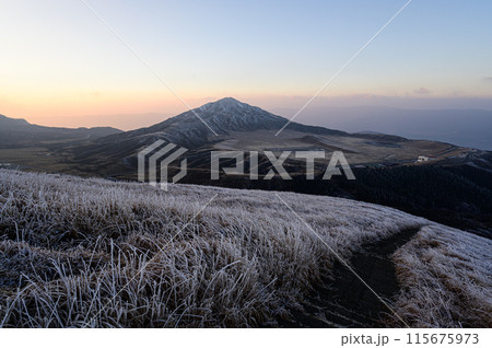 阿蘇の風景 杵島岳山頂 阿蘇の風景 杵島岳山頂 115675973