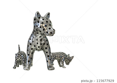 Metal dog 115677929