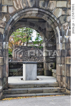 和田倉門守衛所跡(東京都千代田区皇居外苑) 和田倉門守衛所跡(東京都千代田区皇居外苑) 115678001