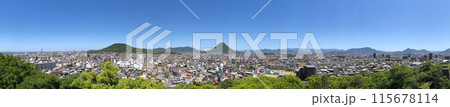 丸亀城から見た丸亀平野 115678114