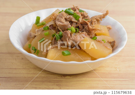 豚肉とダイコンの煮物 115679638