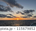 海の夕日　水平線の太陽 115679852