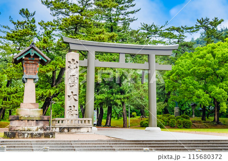 出雲大社　勢溜の大鳥居 115680372